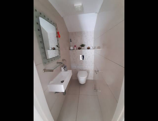 3 BEDROOM TOWNHOUSE TO LET IN IZINGA